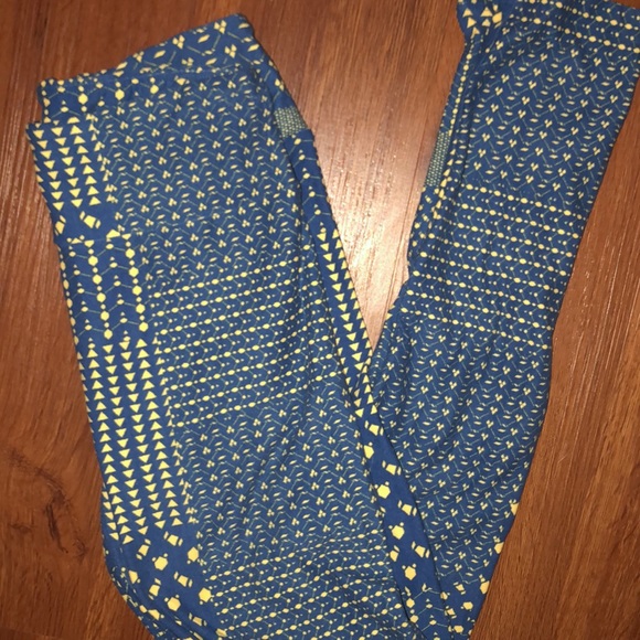 Lularoe bundle- OS Leggings and XS Julia Dress - Picture 3 of 6